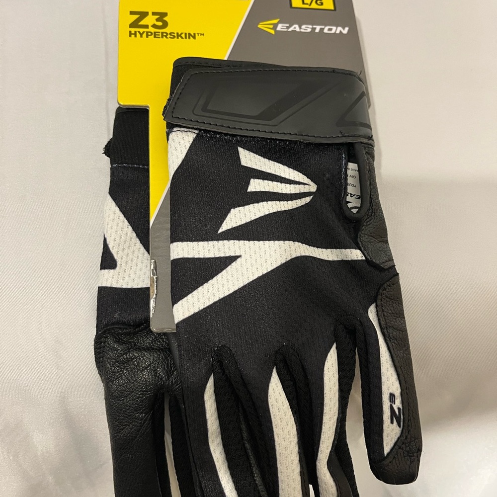 Easton Z3 Hyperskin Black and White Gloves L Youth New